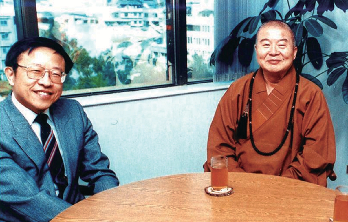 1989年2月初識星雲大師。大師來到我們《遠見》狹小的辦公室。